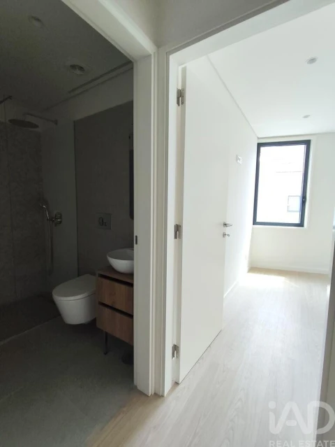 Apartamento T2 para Venda em Lordelo do Ouro e Massarelos