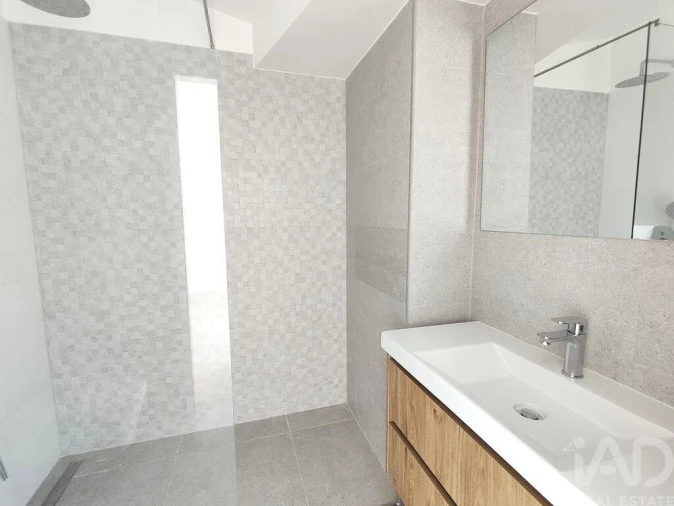 Apartamento T2 para Venda em Lordelo do Ouro e Massarelos Foto 28