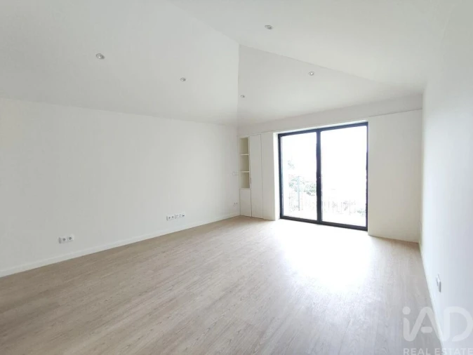 Apartamento T2 para Venda em Lordelo do Ouro e Massarelos Foto 3