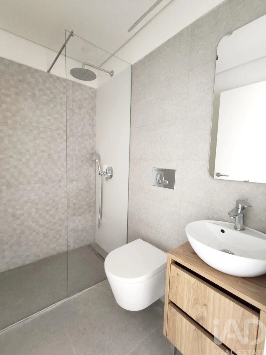 Apartamento T2 para Venda em Lordelo do Ouro e Massarelos Foto 11