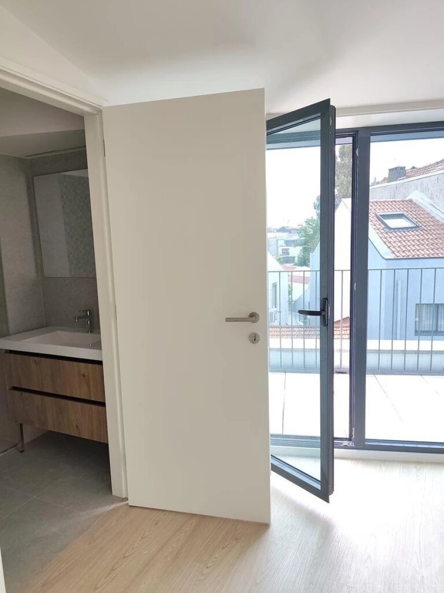 Apartamento T2 para Venda em Lordelo do Ouro e Massarelos Foto 30