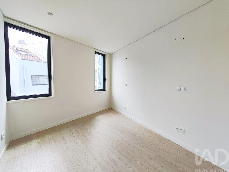 Apartamento T2 para Venda em Lordelo do Ouro e Massarelos Foto 10