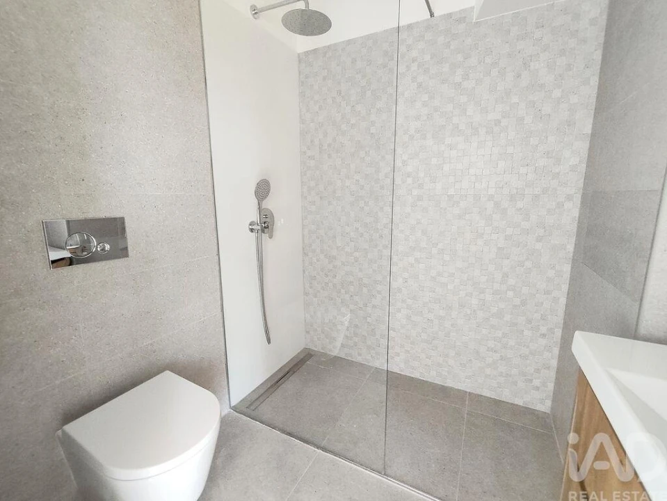 Apartamento T2 para Venda em Lordelo do Ouro e Massarelos Foto 31