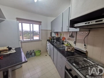 Apartamento T3 para Venda em Quelfes