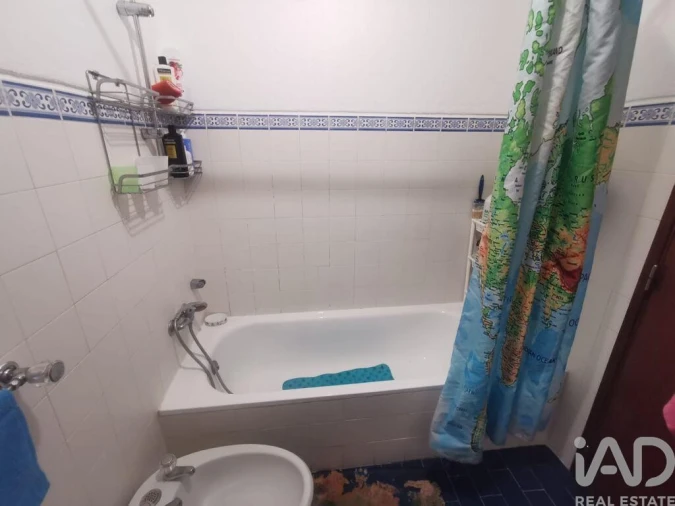 Apartamento T3 para Venda em Quelfes Foto 8