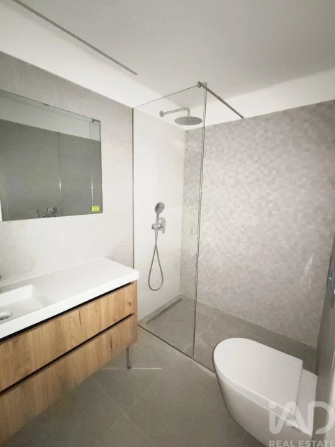 Apartamento T2 para Venda em Lordelo do Ouro e Massarelos