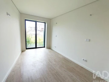 Apartamento T2 para Venda em Lordelo do Ouro e Massarelos