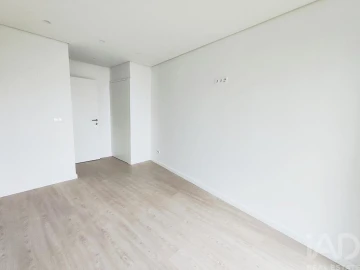 Apartamento T2 para Venda em Lordelo do Ouro e Massarelos