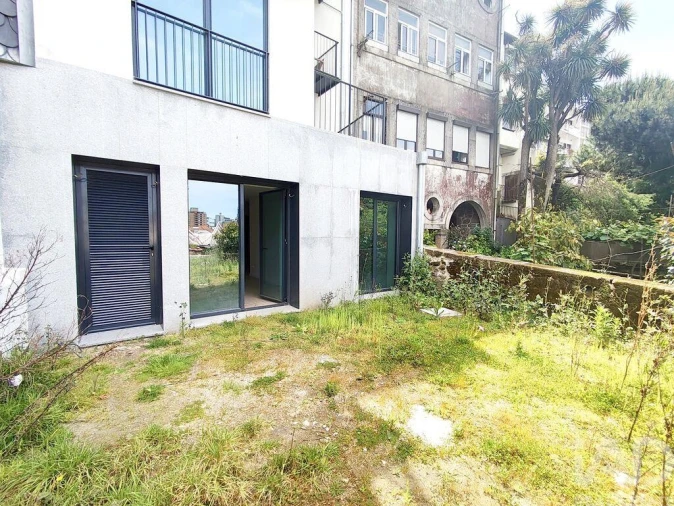 Apartamento T2 para Venda em Lordelo do Ouro e Massarelos Foto 2