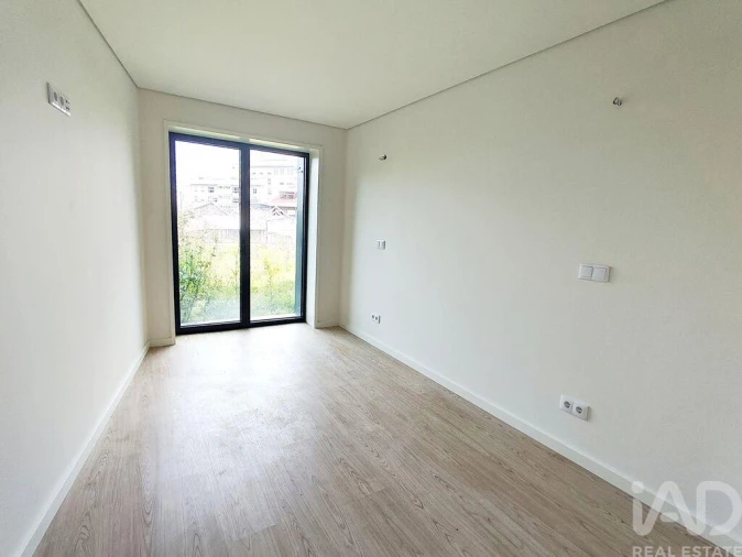 Apartamento T2 para Venda em Lordelo do Ouro e Massarelos Foto 14