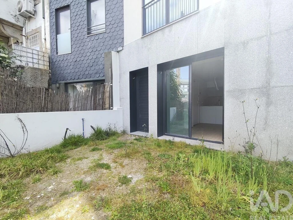 Apartamento T2 para Venda em Lordelo do Ouro e Massarelos Foto 11