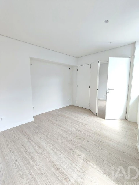Apartamento T1 para Venda em Lordelo do Ouro e Massarelos