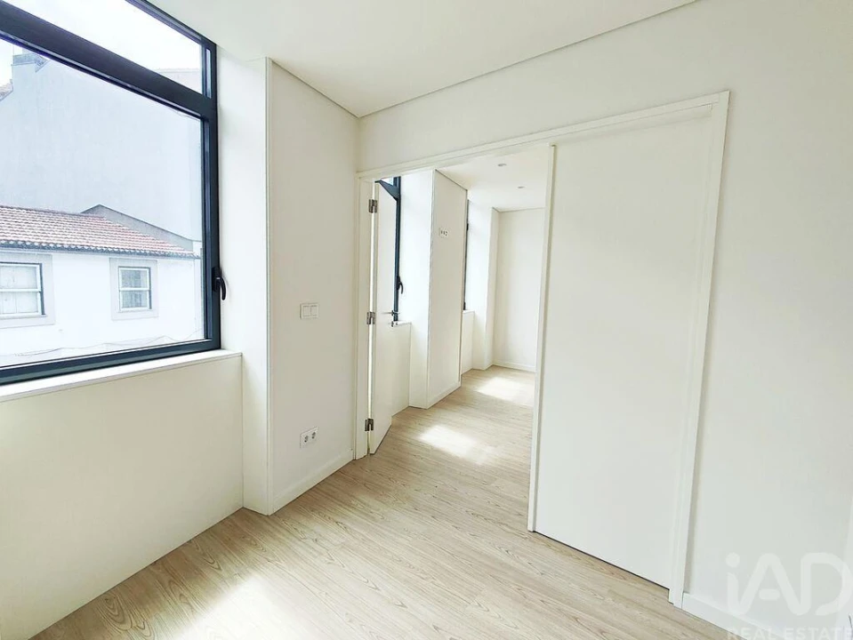 Apartamento T1 para Venda em Lordelo do Ouro e Massarelos Foto 16