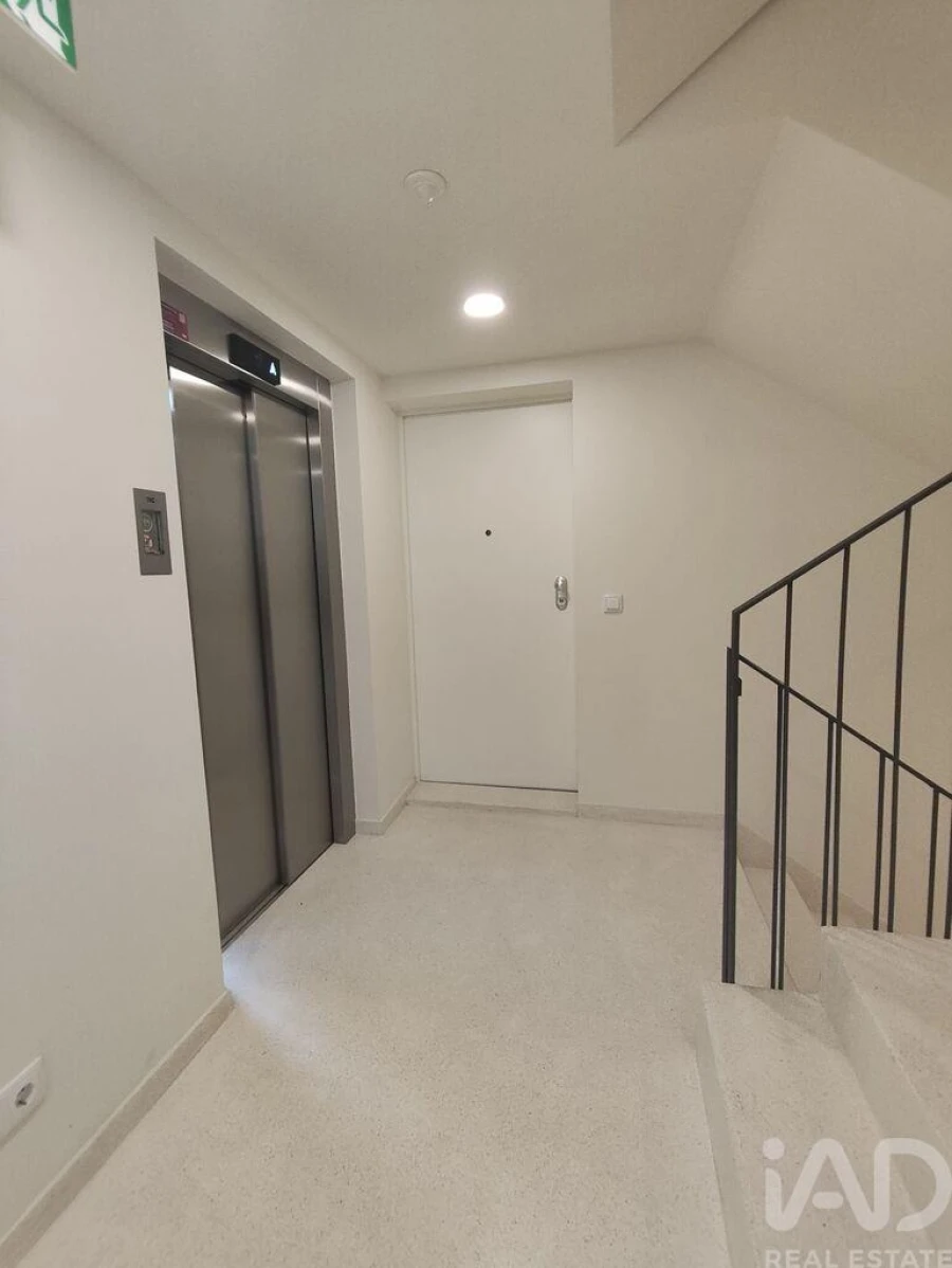 Apartamento T1 para Venda em Lordelo do Ouro e Massarelos Foto 18
