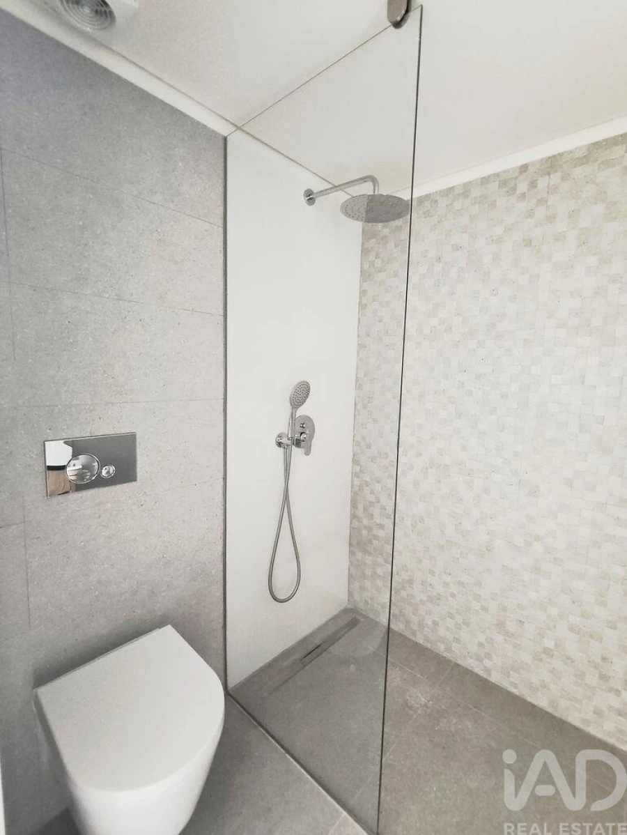 Apartamento T1 para Venda em Lordelo do Ouro e Massarelos Foto 15
