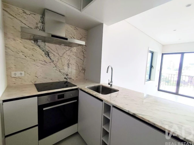 Apartamento T1 para Venda em Lordelo do Ouro e Massarelos Foto 7