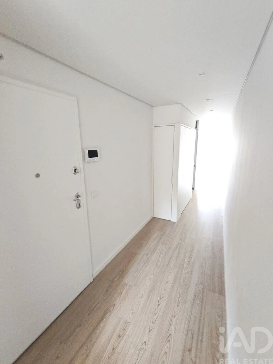 Apartamento T1 para Venda em Lordelo do Ouro e Massarelos Foto 4