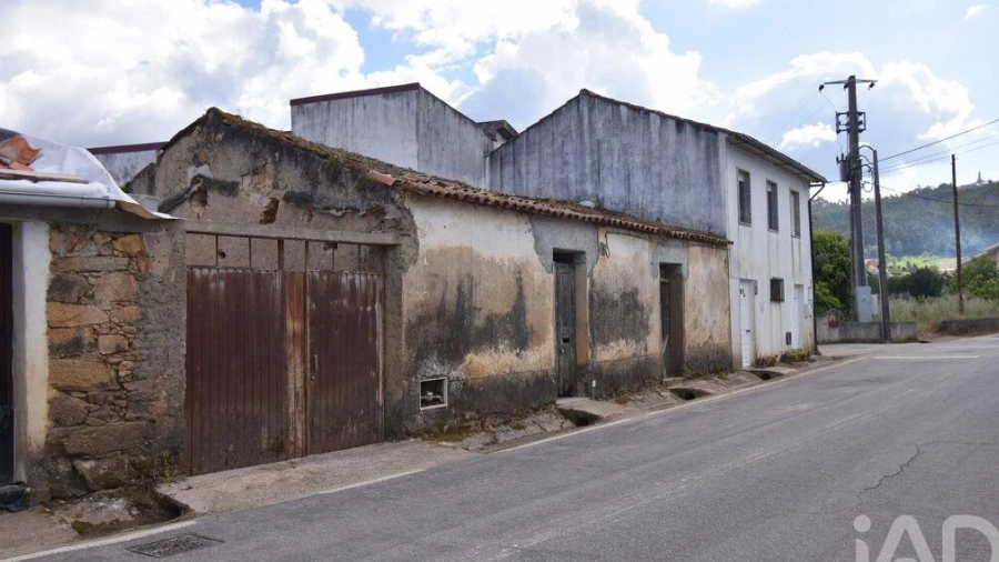 Moradia para Venda em Semide e Rio Vide