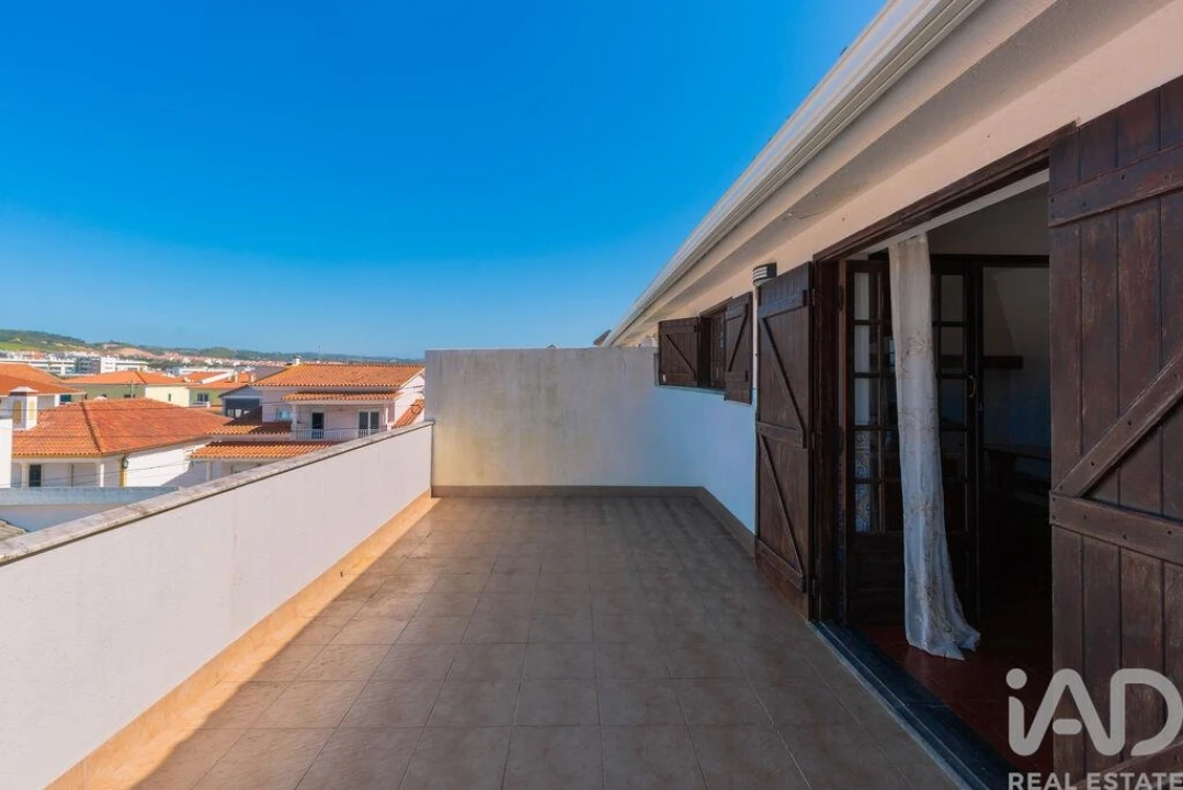 Apartamento T4 para Venda em São Martinho do Porto Foto 12