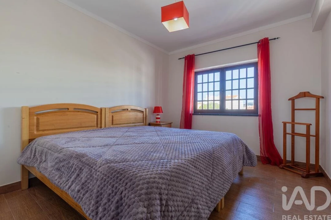 Apartamento T4 para Venda em São Martinho do Porto Foto 5