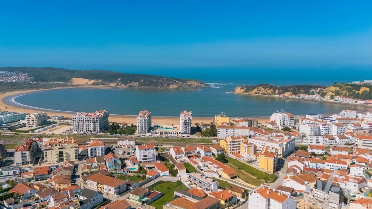 Apartamento T4 para Venda em São Martinho do Porto Foto 1