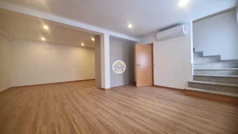 Moradia T3 para Venda em Freixo de Cima e de Baixo
