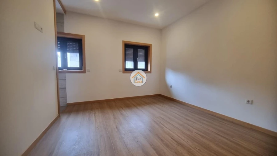 Moradia T3 para Venda em Freixo de Cima e de Baixo Foto 10