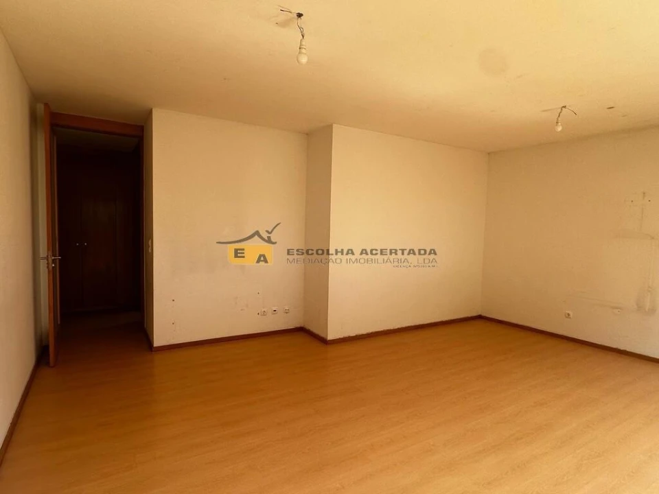 Apartamento T3 para Venda em Moreira Foto 4