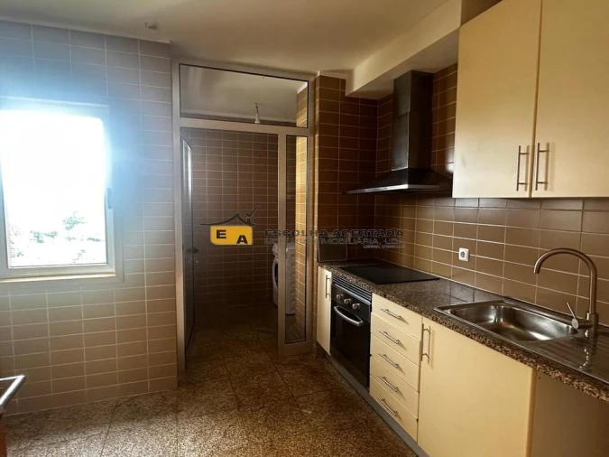 Apartamento T3 para Venda em Moreira Foto 3