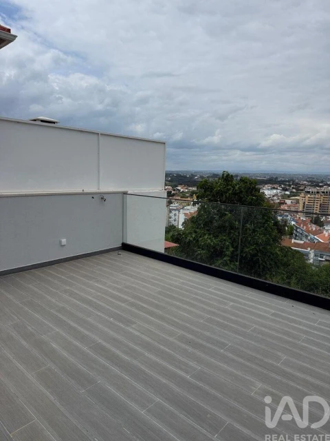 Moradia para Venda em Romeira e Várzea