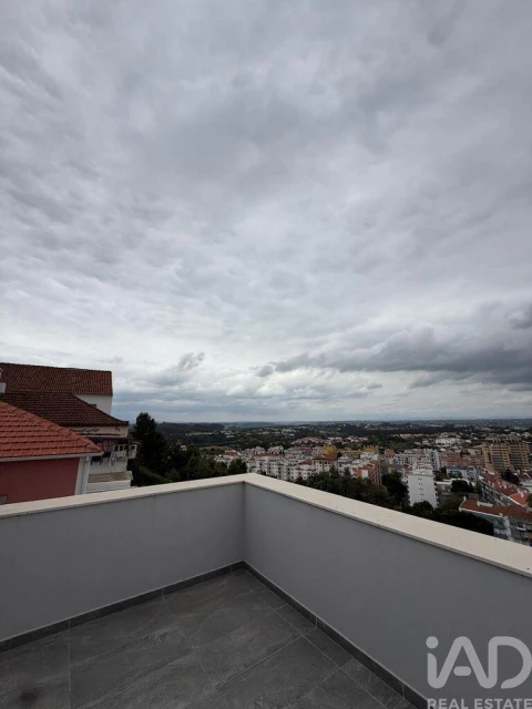 Moradia para Venda em Romeira e Várzea