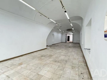 Loja para Venda em Évora (São Mamede, Sé, São Pedro e Santo Antão)