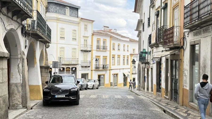 Loja para Venda em Évora (São Mamede, Sé, São Pedro e Santo Antão)