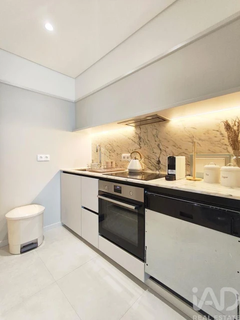Apartamento T1 para Venda em Lordelo do Ouro e Massarelos