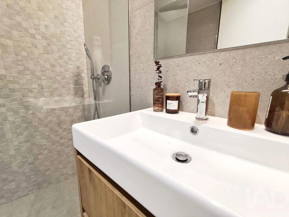 Apartamento T1 para Venda em Lordelo do Ouro e Massarelos Foto 27