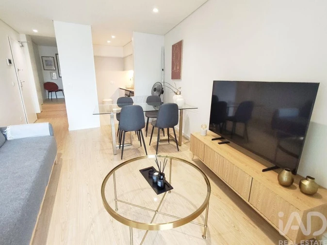 Apartamento T1 para Venda em Lordelo do Ouro e Massarelos Foto 2