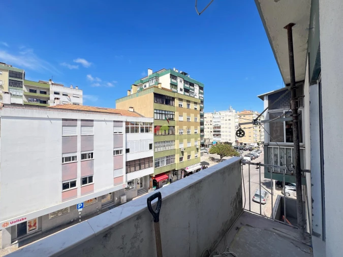 Apartamento T2 para Venda em Amora Foto 12