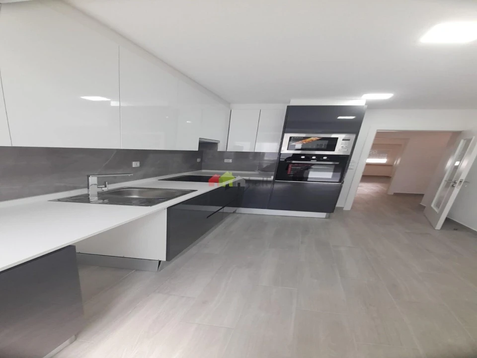 Apartamento T2 para Venda em Amora Foto 1