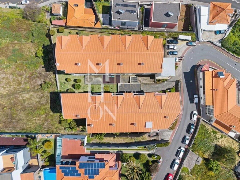 Apartamento T2 para Venda em Caniço Foto 31