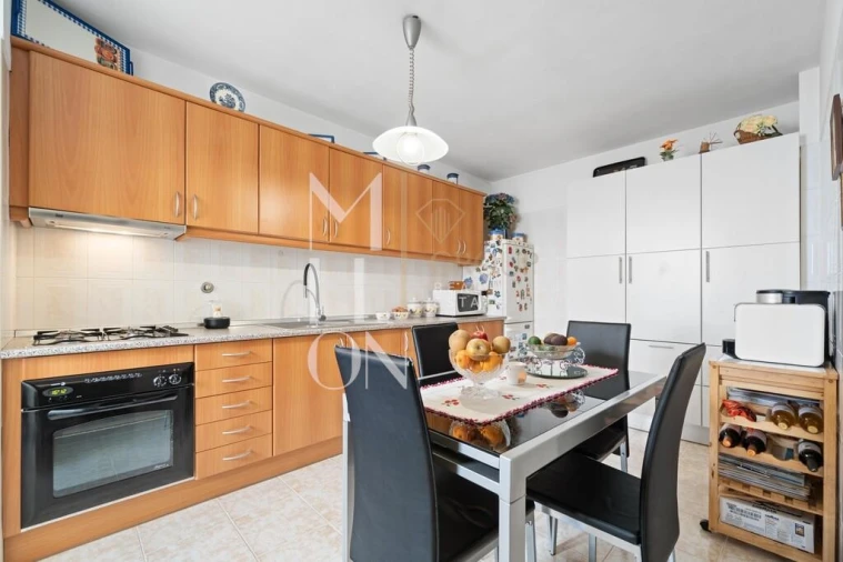 Apartamento T2 para Venda em Caniço Foto 13