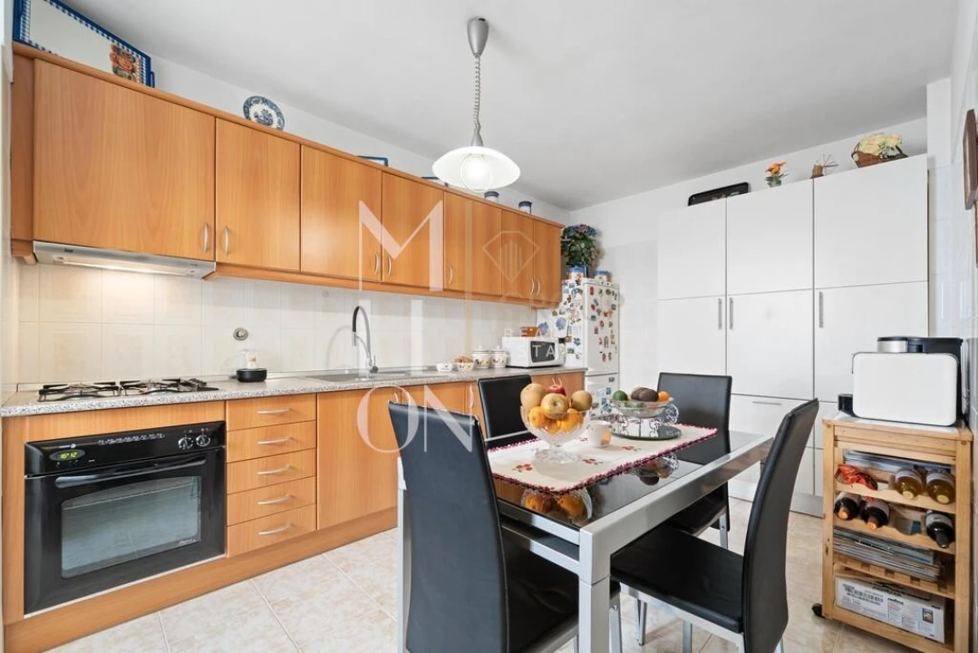 Apartamento T2 para Venda em Caniço Foto 13