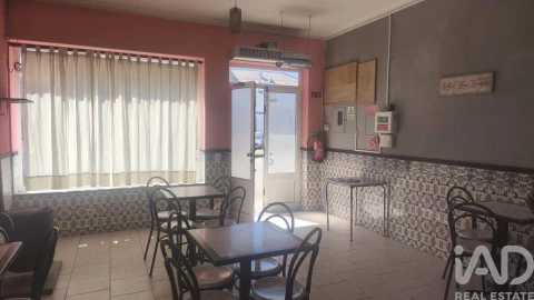 Loja para Venda em Santa Ovaia e Vila Pouca da Beira