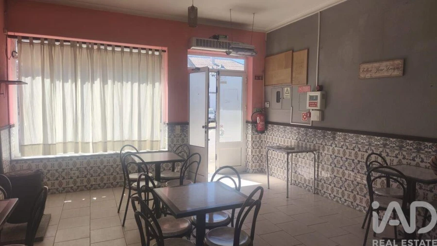 Loja para Venda em Santa Ovaia e Vila Pouca da Beira Foto 14