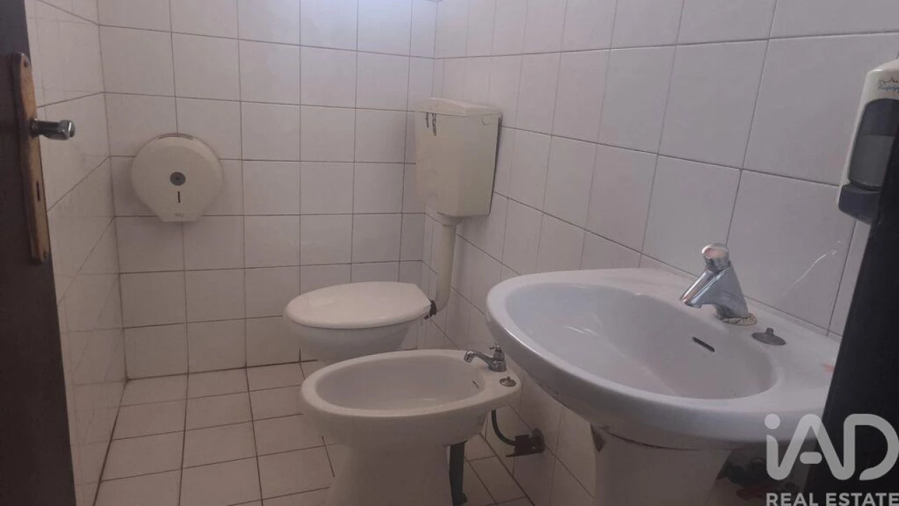 Loja para Venda em Santa Ovaia e Vila Pouca da Beira Foto 4