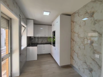 Apartamento T2 para Venda em Póvoa de Varzim, Beiriz e Argivai