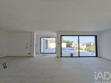 Moradia T4 para Venda em Loule (São Clemente)