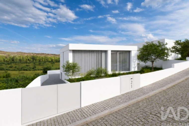 Moradia T3 para Venda em Freixo de Cima e de Baixo Foto 2