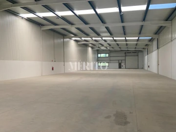 Armazém para Venda em Arnoso (Santa Maria e Santa Eulália) e Sezures