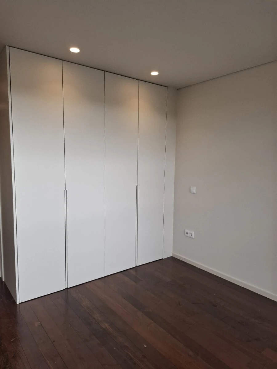 Moradia T4 para Venda em Urgezes Foto 6