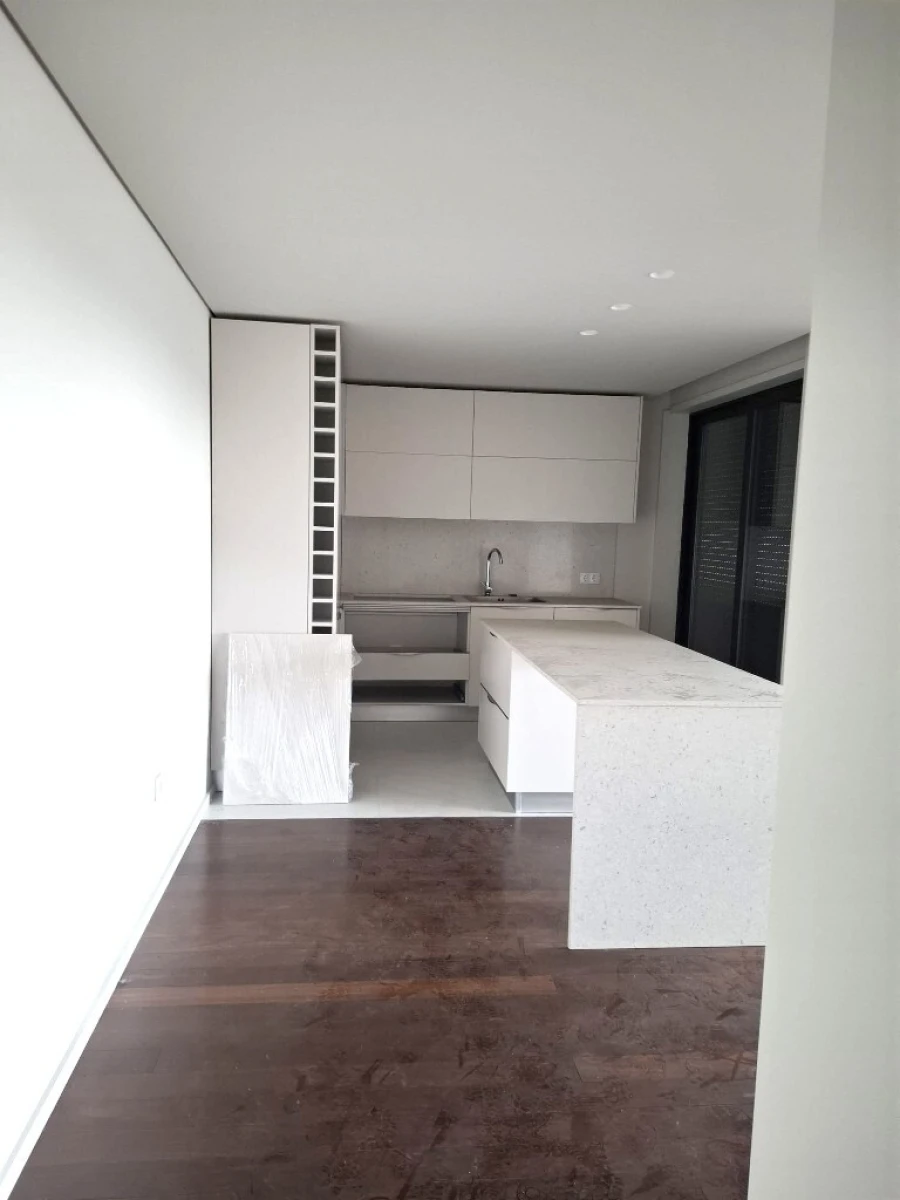 Moradia T4 para Venda em Urgezes Foto 2